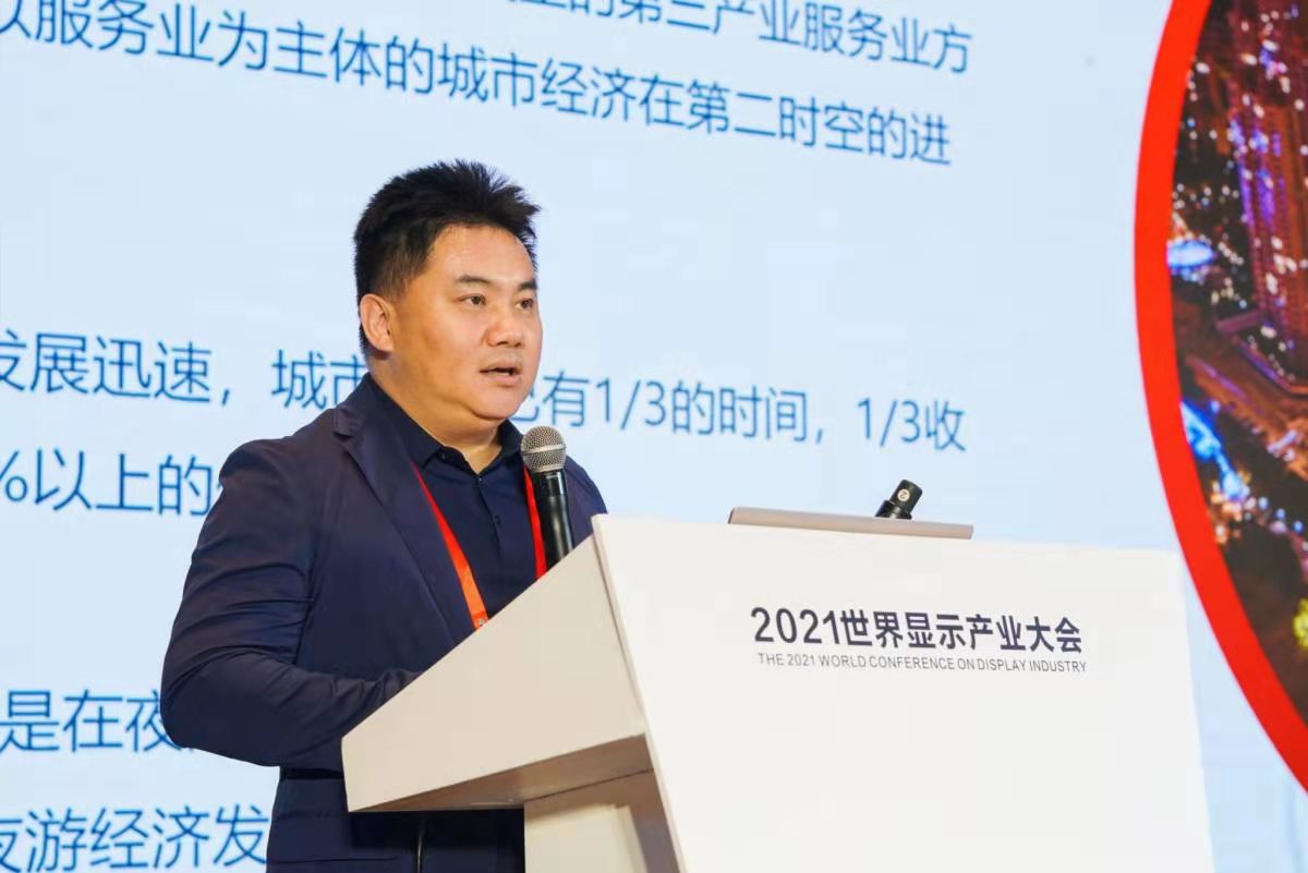 李.jpg